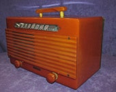 Working Garod Catalan Bakelite Radio Commander 6AU-1 Vintage Art Deco 1940ss Butterscotch Handle Collectable Carmel Good Tubes light