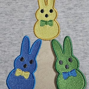 Cucitura laterale - Disegno diviso - Punto applicazione o riempimento - Occhietti di Pasqua - Disegno per ricamo a macchina