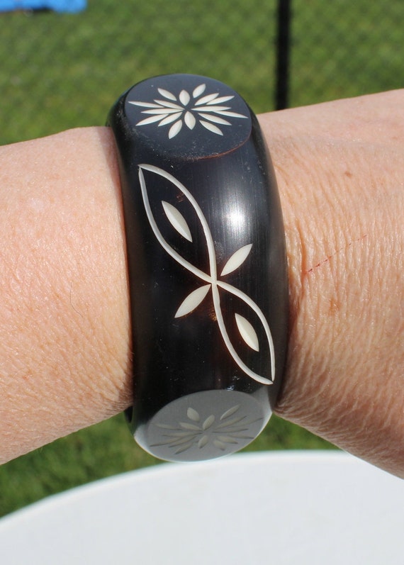 Black and White Etched Bangle Bracelet - Etched B… - image 4