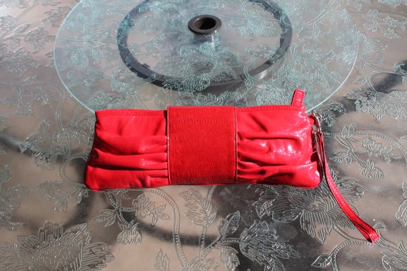 Red Shiny Faux Leather Wristlet / Clutch Purse / … - image 4