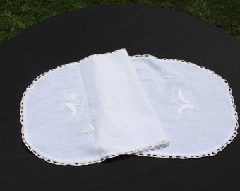 Linen Table Runner / Scarf with Embroidered Flowers