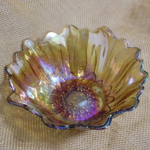 Gold Iridescent Carnival Glass Bowl in a Flower Pattern image 5