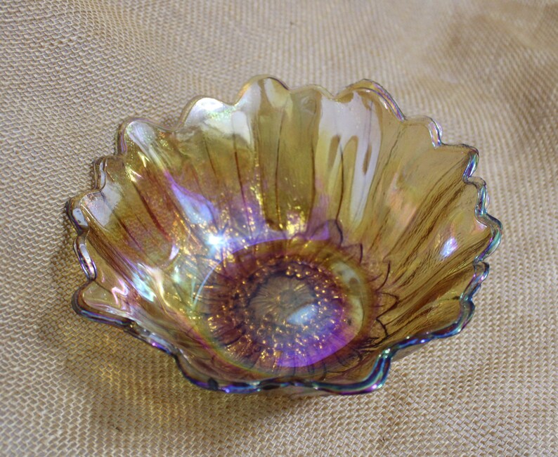 Gold Iridescent Carnival Glass Bowl in a Flower Pattern image 5