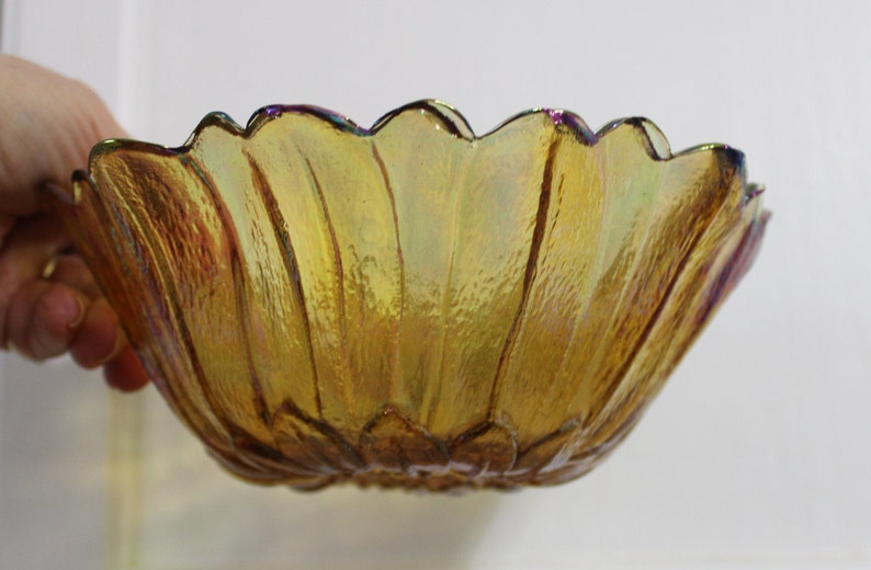 Gold Iridescent Carnival Glass Bowl in a Flower Pattern image 8