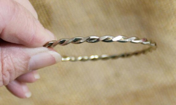 Thin Silver Tone Twisted with Flat Surface Metal … - image 3