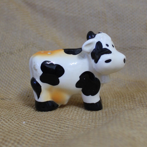 Ceramic Cow  Salt or Pepper Shaker - One Cow Shaker - Spice Shaker - Cow Figurine Home Decor