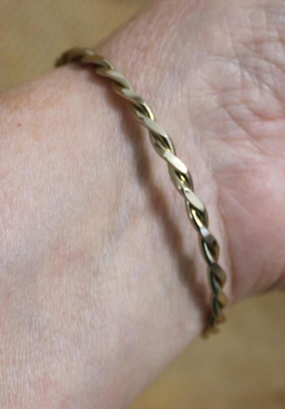 Thin Silver Tone Twisted with Flat Surface Metal … - image 2