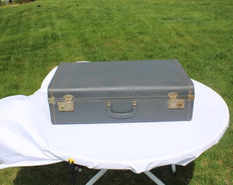 Vintage Hardshell Suitcase / Luggage in Textured Grey