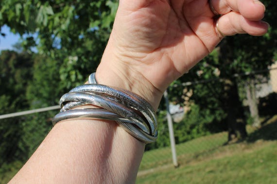 Six Silver Tone Metal Interlocking Bangle Bracele… - image 5