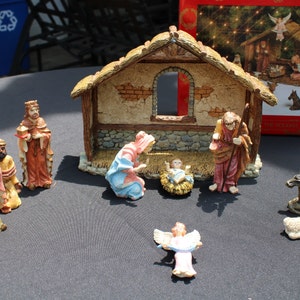 Ceramic Nativity Set with Ceramic Creche - Holy Family - 10 Piece Nativity Set