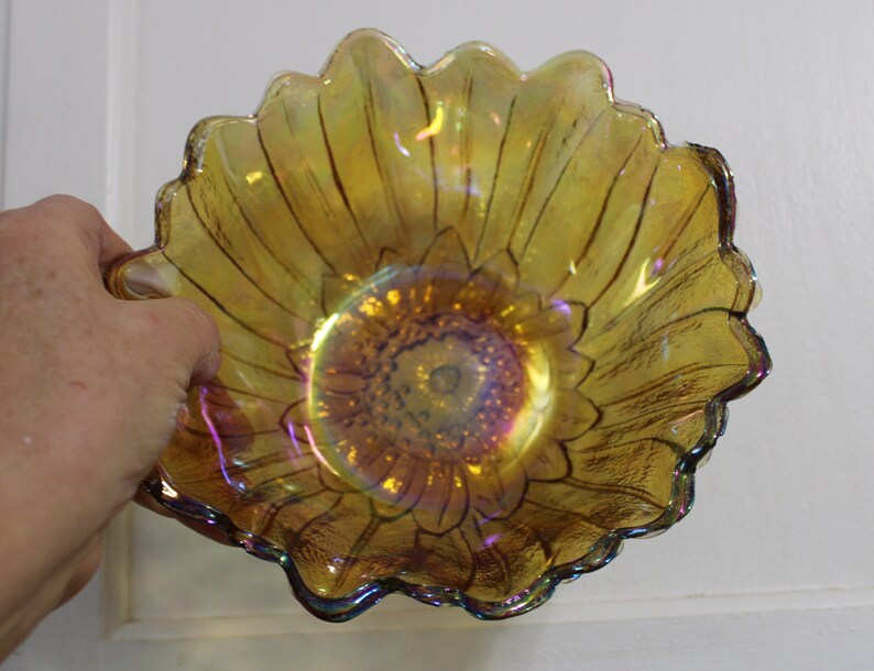 Gold Iridescent Carnival Glass Bowl in a Flower Pattern image 7