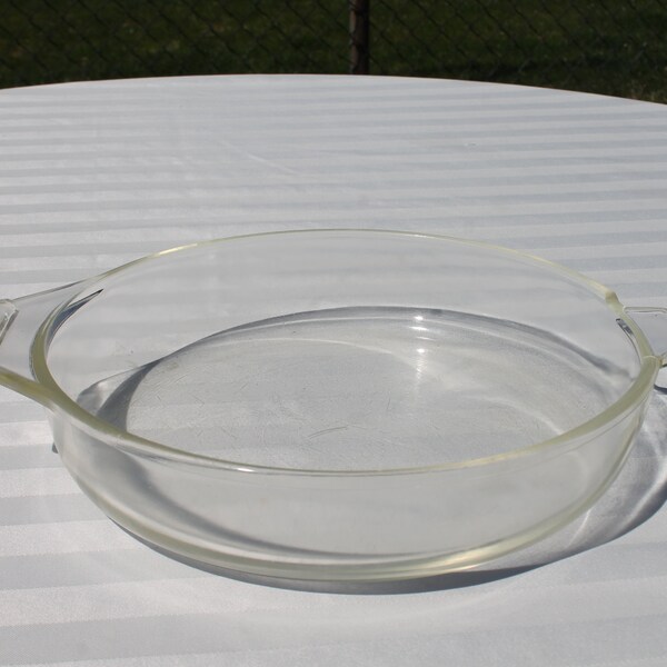 Round Clear Casserole Dish / Mixing Bowl with handles and Pourer Spout - No Lid - Holds 9 cups