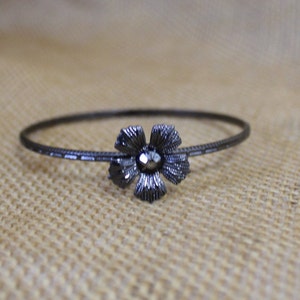 Thin Black /Dark Gray Silver Tone Metal Bangle Bracelet with Daisy Flower - Thin Flower Bangle Bracelet with Rhinestone Center