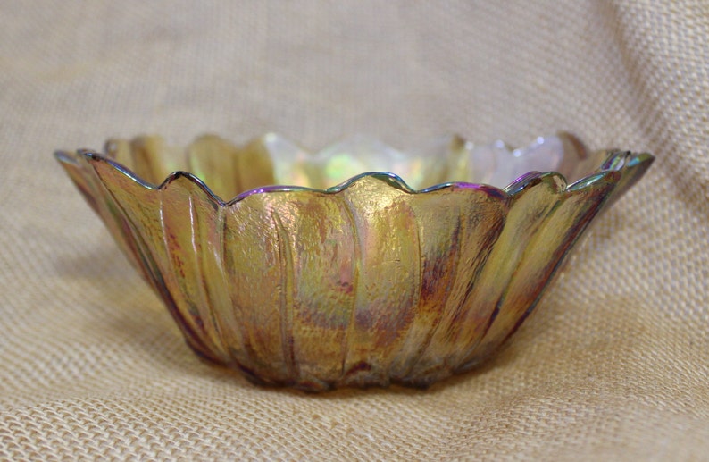 Gold Iridescent Carnival Glass Bowl in a Flower Pattern image 3