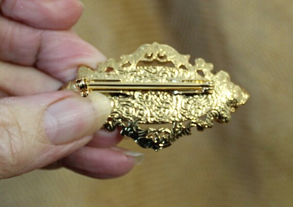 Oval Rose Guilloché Enamel Pin / Brooch in Gold T… - image 9