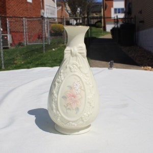 The Cameo Ribbon Vase from the Royal Heritage Collection - Ivory Porcelain Bud Vase with Floral Cameo - Embossed Vase