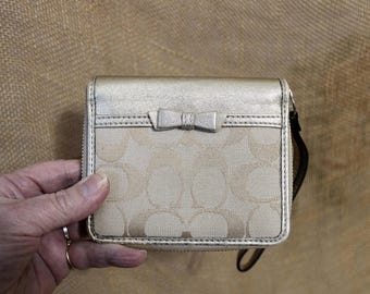 Coach Signature Medium Zip Around  Bow Wallet