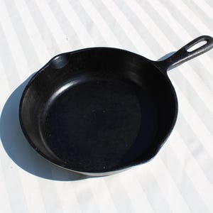 Black Cast Iron 6 Inch Skillet - Frying Pan - Cookware