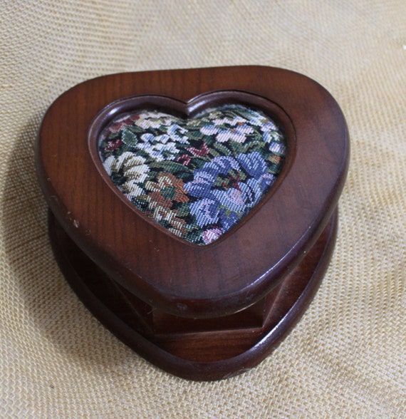 Small Heart Shaped Wooden Jewelry Box with Tapest… - image 3