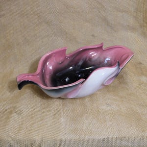 Vintage Hull Pottery Leaf Bowl - Made in USA