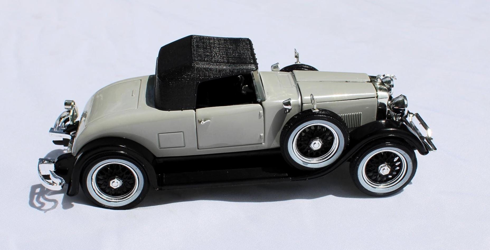 National Motor Musuem Mint 1928 Lincoln Coupe Roadster 1/32 Scale