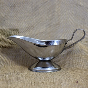 Small Stainless Steel Footed Sauce or Gravy Boat - Shiny Stainless Steel Pedestal Sauce or Gravy Boat