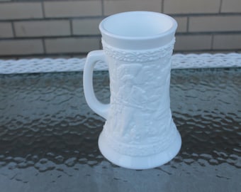 Fenton Milk Glass Commemorative 1776 American Bicentennial 1976 Mug