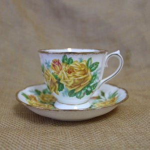 Royal Albert Bone China Teacup and Saucer - Royal Albert Tea Rose Teacup and Saucer