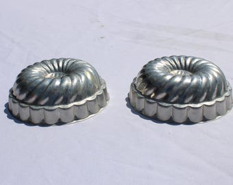 Pair of Miniature Individual Tin Baking / Tart / Jello Molds