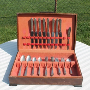 Silverplated Flatware Set by Holmes & Edwards in the Pageant Pattern - 42 Pieces with Wooden Storage Box - Service for 8