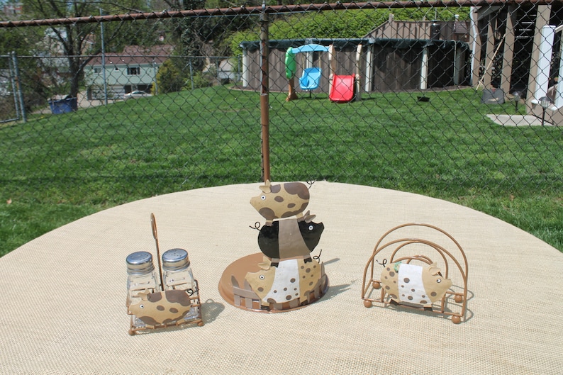 Kitchen Set Napkin Holder Paper Towel Holder and Salt /& Pepper Shakers in a Pig Design