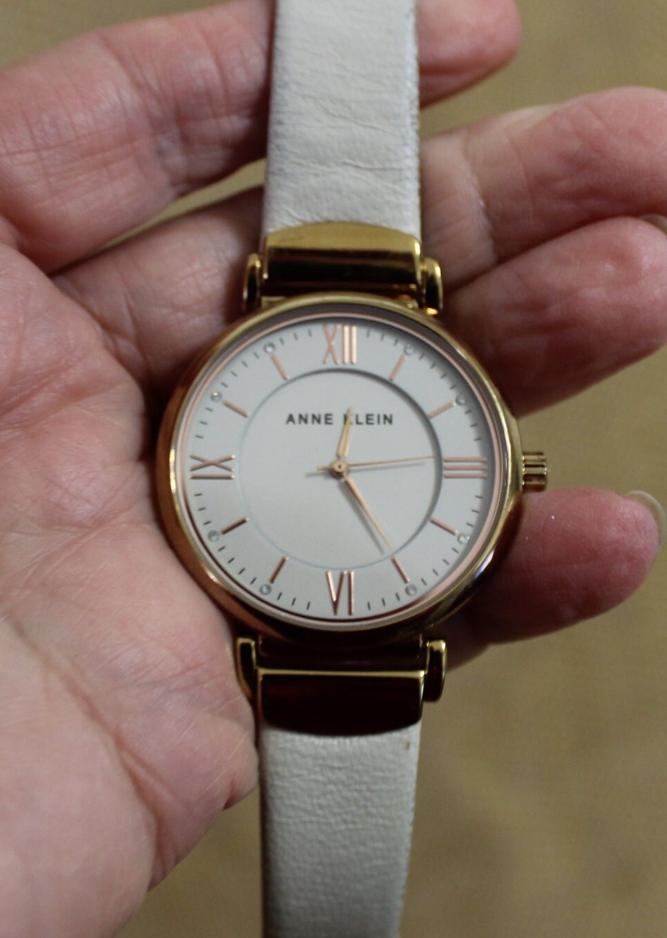 Ladies Analog Watch With Crystal Markers and Cream Leather  display picture 2