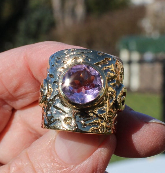 Ladies Lilac / Lavender Spinnel in a Wide Embosse… - image 1