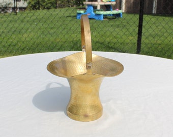 Vintage Hammered Brass Basket Planter – Swivel Handle, Bonnet Style Basket Decor