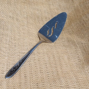 Stainless Steel Pierced Cake / Pie Server by Ecko - Country Garden Pattern