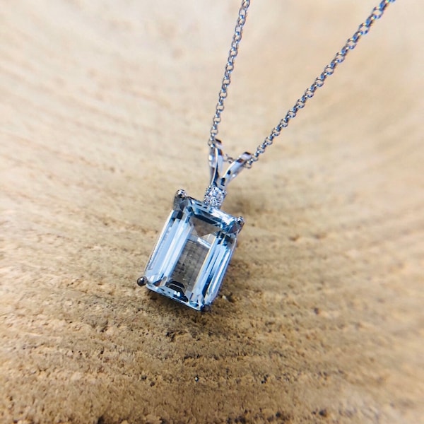 Aquamarine Diamond pendant necklace white gold 14KT/Greenish Blue natural Aquamarine pendant 14kt white gold