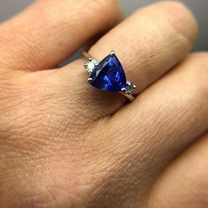 Tanzanite Diamond Ring 14KT white gold engagement ring/Deep Violet Trillion Cut Tanzanite Diamond Ring/Trillion gem