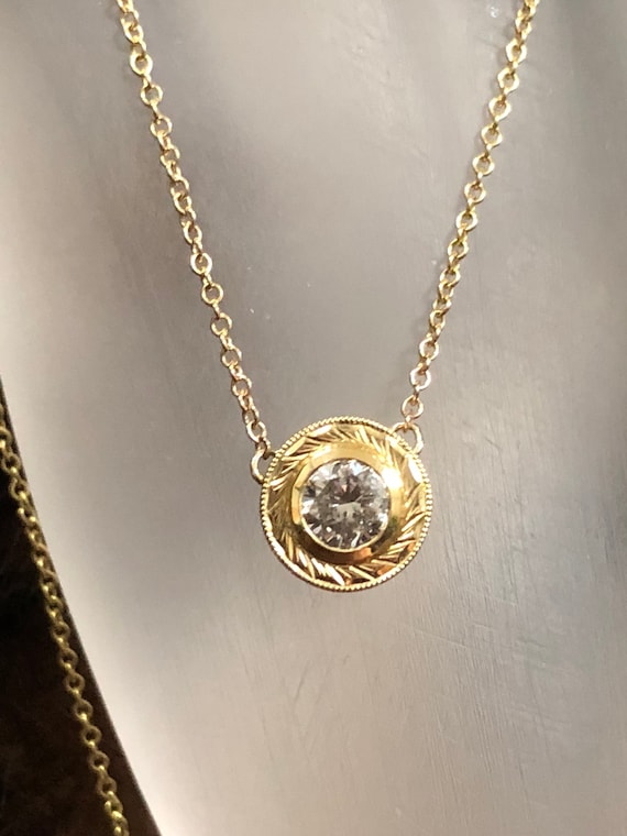 Diamond Pendant Hand Engraved Solitaire Yellow Gold - 14kt Yellow Gold Diamond Circle Pendant Diamond Pendant Hand Engraved Solitaire Yellow Gold - 14kt Yellow Gold Diamond Circle Pendant