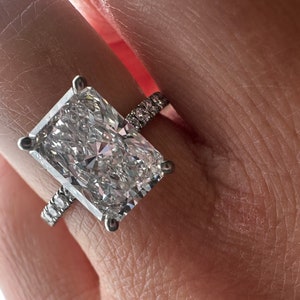 4ct Cushion diamond engagement ring 18kt white gold Lab grown diamond ring certified