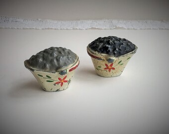 Cast Metal Salt & Pepper Shakers, Coal Bin Shape, Hand Painted White, Black, Gray, With Flowers, 1950s Kitchen Collectible