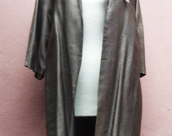 Vintage 1970's amazing Lady coat in greyish/silver shade.