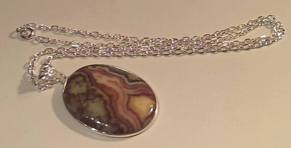 Laguna Lace CL42 Crazy Lace Agate Pendant set in 925 solid sterling silver Cabochon natural gemstone Unisex pendant grey Chalcedony