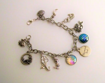 Pulsera de encanto de sirena, joyería de fantasía, regalo de sirena, sirena en el corazón, joyería náutica, amante de la playa, pulsera de sirena, pulsera de plata