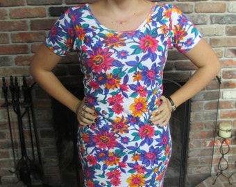 Vintage White Floral Pattern / Print Fitted Dress