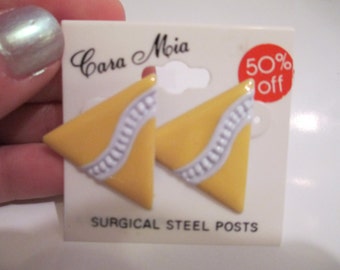 Vintage Cara Mia Yellow and White Triangle Post Earrings in Original Package