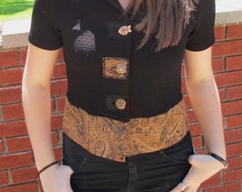 Vintage Black and Brown Short Sleeve Blouse w/ Pattern on Waist and Collar and Unique Buttons