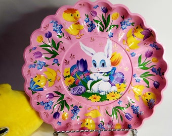 Vintage Pink Easter Scalloped Plastic Kitschy Bunny Tulips Daisies Eggs Chicks Candy Dish Tray Serving Bowl 1990s Decor Party Dish
