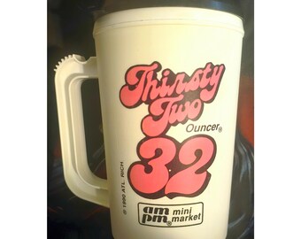 Vintage AMPM Mini Market Thirsty Two Thirty Two Ouncer 1990 Pre-Owned Mug Big Cup with Lid Plastic Travel Cup