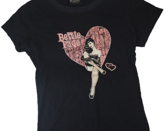 2005 Pre-owned Pink Heart Gothic Bettie Page by Dragonfly Clothing Company Women's Xs Tshirt As Is