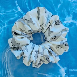 Shark Hair Scrunchie Cute Accessory Beach Style Elastic Band Marine Animal Ocean Theme Summer Fashion Gray Aquatic Tie Design Handmade bild 10